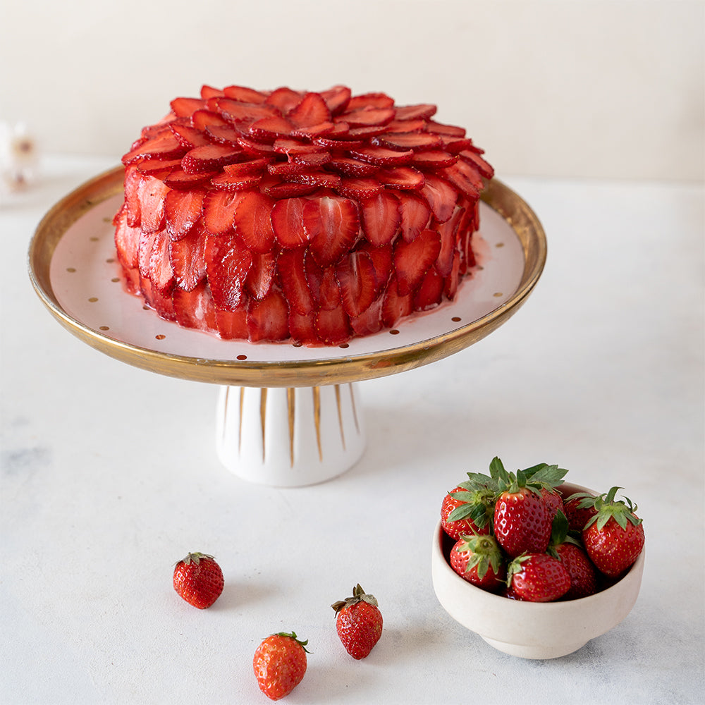 Strawberry & Caramel Cake